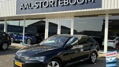 Zwart Gebruikt 2022 Skoda Superb Business Line Stationwagen | € 24.995 (Eerlijke prijs)