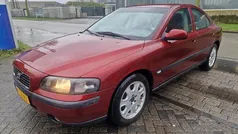 Rood Gebruikt 2001 Volvo S60 Sedan | € 1.099 (Eerlijke prijs)