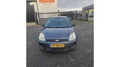 Grijs (metallic) Gebruikt 2004 Ford Fiesta Hatchback | € 995 (Eerlijke prijs)