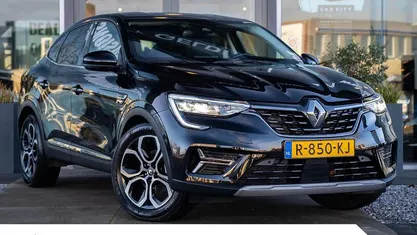 Zwart Gebruikt 2022 Renault Arkana Intens SUV | € 21.940 (Eerlijke prijs)