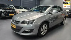 Grijs Gebruikt 2014 Opel Astra Sedan | € 6.995 (Eerlijke prijs)