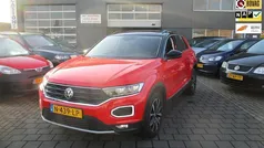 Rood Gebruikt 2019 VW T-Roc Business SUV | € 22.440 (Eerlijke prijs)