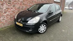 Zwart Gebruikt 2008 Renault Clio II Hatchback | € 2.250 (Eerlijke prijs)