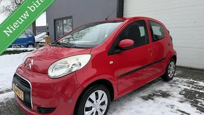 Rood Occasion 2009 Citroën C1 Hatchback | € 1.999 (Eerlijke prijs)