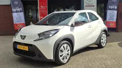 Wit Gebruikt 2025 Toyota Aygo Play Hatchback | € 19.999 (Eerlijke prijs)