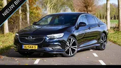 Blauw Gebruikt 2017 Opel Insignia Business Hatchback | € 15.995 (Eerlijke prijs)