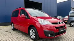 Rood, metallic lak Gebruikt 2018 Citroën Berlingo XTR MPV | € 12.999 (Goede deal)