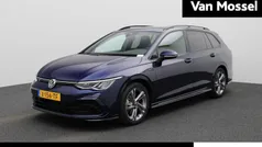 Blauw Gebruikt 2024 VW Golf VIII R-line Stationwagen | € 33.900 (Eerlijke prijs)