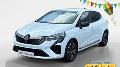 Gebruikt 2024 Renault Clio V Techno Hatchback | € 22.935 (Eerlijke prijs)