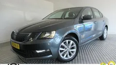 Grijs Gebruikt 2018 Skoda Octavia Business Line Hatchback | € 13.445 (Goede deal)