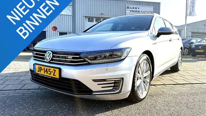 Grijs Occasion 2015 VW Passat Highline Stationwagen | € 14.950 (Eerlijke prijs)