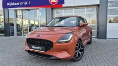 Oranje Nieuw 2025 Suzuki Swift Comfort Hatchback | € 22.499 (Eerlijke prijs)