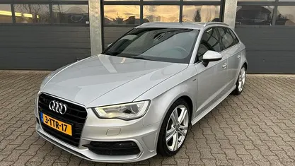 Grijs Occasion 2014 Audi A3 Ambition Hatchback | € 11.830 (Eerlijke prijs)