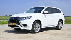 Wit Gebruikt 2020 Mitsubishi Outlander Intense SUV | € 23.950 (Eerlijke prijs)