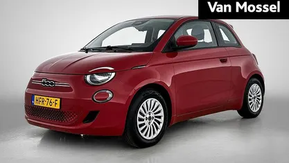 Gebruikt 2025 Fiat 500e Urban Hatchback | € 22.940 (Eerlijke prijs)