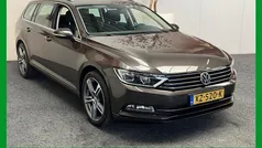 Grijs, metallic lak Gebruikt 2016 VW Passat Highline Stationwagen | € 14.440 (Eerlijke prijs)