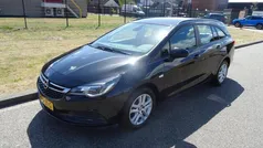 Zwart, metallic lak Gebruikt 2019 Opel Astra Edition Stationwagen | € 8.495 (Super prijs)