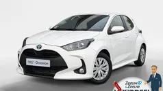 Wit Gebruikt 2022 Toyota Yaris Hybrid Comfort Hatchback | € 18.750 (Eerlijke prijs)
