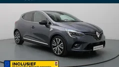 Grijs Gebruikt 2021 Renault Clio V Initiale Paris Hatchback | € 21.990 (Eerlijke prijs)