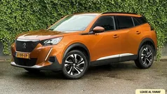 Oranje, metallic lak Gebruikt 2020 Peugeot 2008 Allure SUV | € 15.490 (Eerlijke prijs)