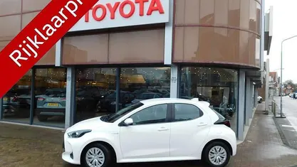 Wit Occasion 2021 Toyota Yaris Active Hatchback | € 20.600 (Eerlijke prijs)
