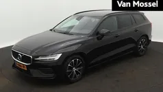 Zwart Gebruikt 2021 Volvo V60 Momentum Stationwagen | € 28.940 (Goede deal)