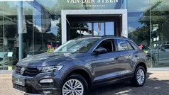 Grijs Gebruikt 2020 VW T-Roc Business SUV | € 24.745 (Eerlijke prijs)