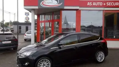 Zwart Gebruikt 2011 Ford Focus Trend Sedan | € 4.990 (Eerlijke prijs)