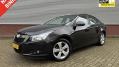 Zwart (metallic) Gebruikt 2012 Chevrolet Cruze LTZ Sedan | € 3.950 (Eerlijke prijs)