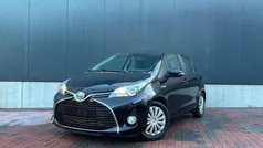 Zwart Gebruikt 2015 Toyota Yaris Life Hatchback | € 11.999 (Eerlijke prijs)