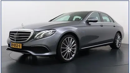 Grijs Occasion 2016 Mercedes E350 Edition Sedan | € 19.950 (Eerlijke prijs)