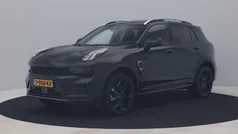Zwart, metallic lak Gebruikt 2023 Lynk & Co 01 SUV | € 25.900 (Eerlijke prijs)