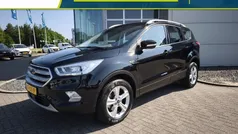 Zwart Gebruikt 2017 Ford Kuga Titanium SUV | € 17.415 (Eerlijke prijs)
