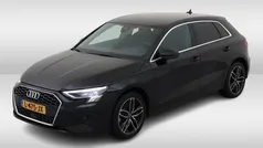 Zwart, metallic lak Gebruikt 2021 Audi A3 Sportback Business Hatchback | € 26.450 (Eerlijke prijs)