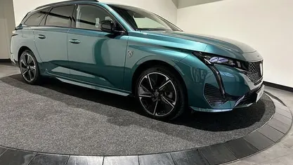 Blauw Gebruikt 2024 Peugeot e-308 SW GT Stationwagen | € 27.450 (Eerlijke prijs)