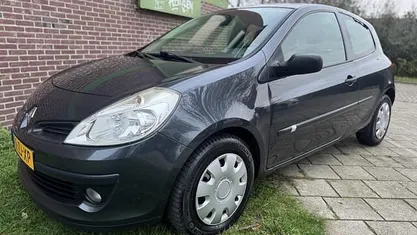 Gebruikt 2008 Renault Clio II Expression Hatchback | € 1.745 (Eerlijke prijs)