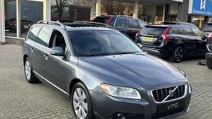 Grijs (metallic) Gebruikt 2008 Volvo V70 Summum Stationwagen | € 11.500 (Eerlijke prijs)