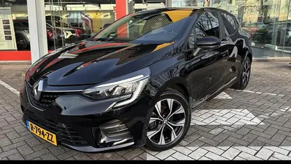 Zwart Occasion 2023 Renault Clio V Evolution Hatchback | € 12.740 (Goede deal)
