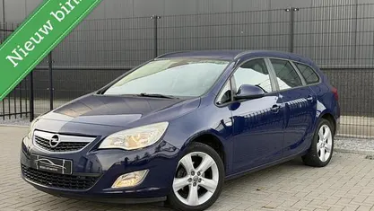 Blauw Occasion 2011 Opel Astra Edition Stationwagen | € 3.499 (Goede deal)