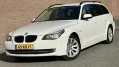 Wit, metallic lak Gebruikt 2009 BMW 520 Executive Stationwagen | € 3.995 (Eerlijke prijs)