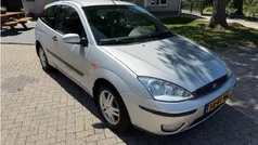 Grijs Gebruikt 2004 Ford Focus Trend Hatchback | € 1.450 (Goede deal)