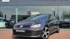 Zwart, metallic lak Gebruikt 2015 VW Golf VII GTI Hatchback | € 16.740 (Goede deal)