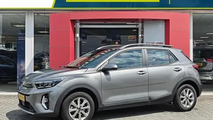 Grijs Gebruikt 2024 Kia Stonic SUV | € 22.895 (Eerlijke prijs)
