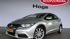 Grijs, metallic lak Gebruikt 2013 Honda Civic Comfort Hatchback | € 8.940 (Super prijs)