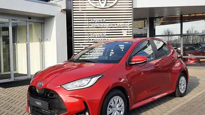 Occasion Toyota Yaris Hybrid Business Edition 2026 Rood Hatchback