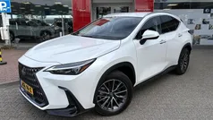 Wit Gebruikt 2025 Lexus NX450h+ Luxury Line SUV | € 56.995 (Eerlijke prijs)