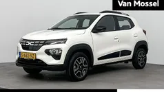 Wit Gebruikt 2023 Dacia Spring Essentiel Hatchback | € 12.930 (Eerlijke prijs)