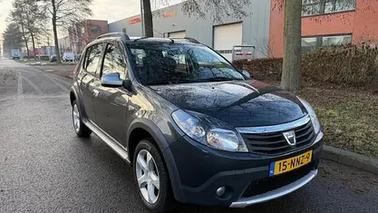 Occasion 2010 Dacia Sandero Stepway Hatchback | € 2.999 (Eerlijke prijs)