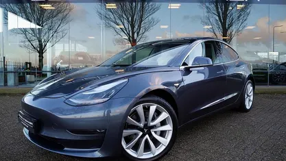 Grijs Occasion 2021 Tesla Model 3 Long Range AWD Sedan | € 20.245 (Super prijs)