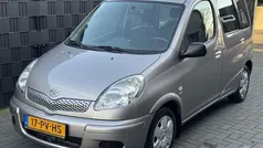 Grijs, metallic lak Gebruikt 2005 Toyota Yaris Verso Terra MPV | € 2.450 (Eerlijke prijs)